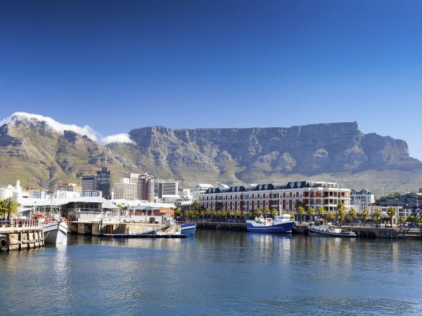 cape town v&a waterfront and table mountain